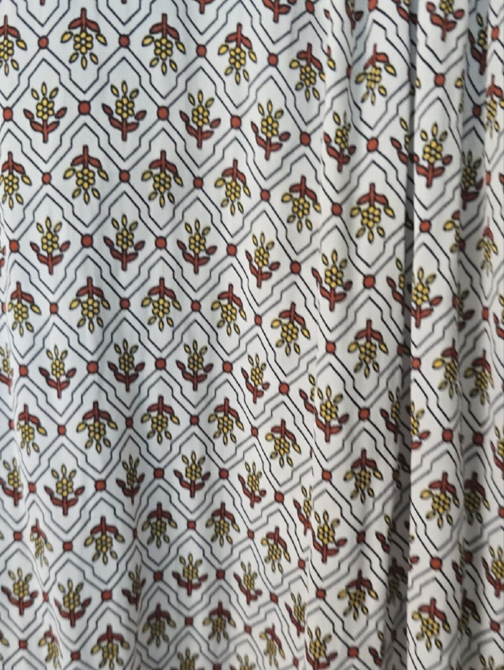Liz Claiborne White Blouse with Brown Geometric Print - Picture 3 of 4